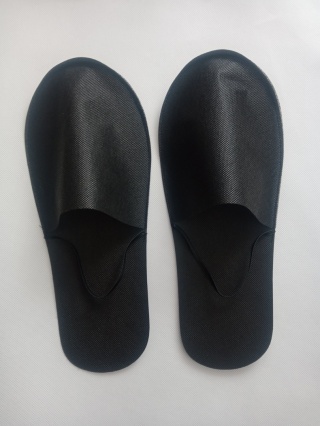 Kapcie jednorazowe czarne z gumką 30 par